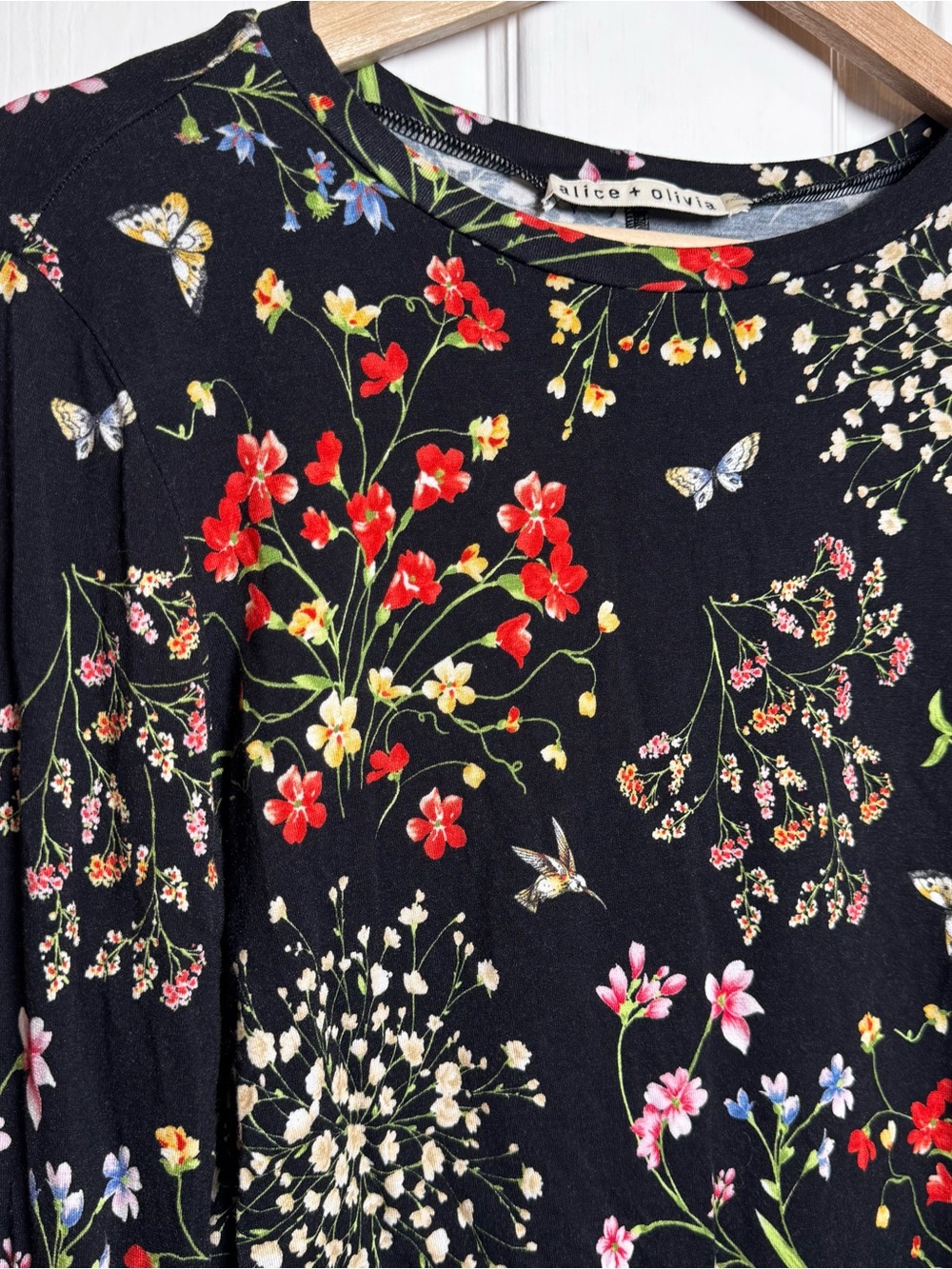 Alice + Olivia Delaina Floral Butterfly Long Sleeve Top Black Small - Picture 3 of 11